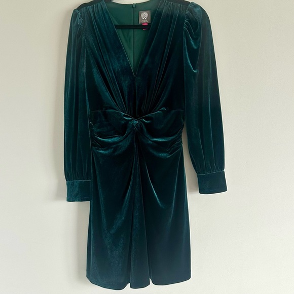 Vince Camuto Size 12 Romantic Green Velvet Longsleeve Dress, Christmas, Cocktail - Picture 1 of 13
